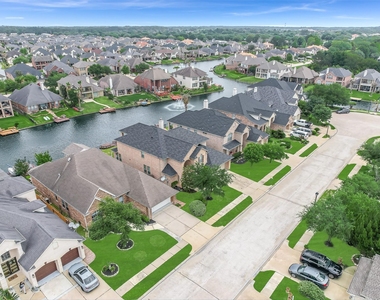 18022 Dunoon Bay Point Court - Photo Thumbnail 3
