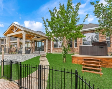 18022 Dunoon Bay Point Court - Photo Thumbnail 38