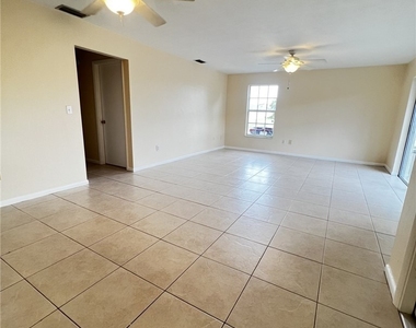 609 Se 23rd Place - Photo Thumbnail 1