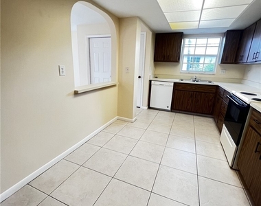 609 Se 23rd Place - Photo Thumbnail 9