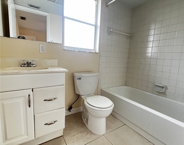 609 Se 23rd Place - Photo Thumbnail 6