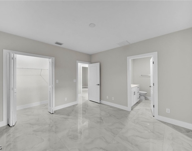 462 Lampion Avenue S - Photo Thumbnail 13