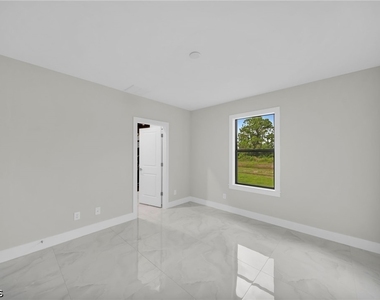 462 Lampion Avenue S - Photo Thumbnail 12
