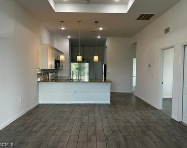 2202 Haviland Avenue S - Photo Thumbnail 7
