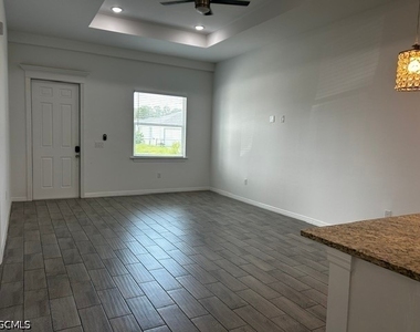 2202 Haviland Avenue S - Photo Thumbnail 8