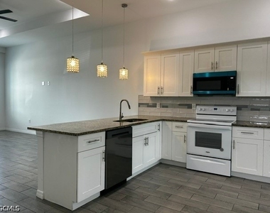 2202 Haviland Avenue S - Photo Thumbnail 18