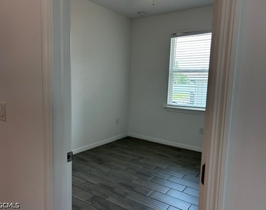2202 Haviland Avenue S - Photo Thumbnail 11