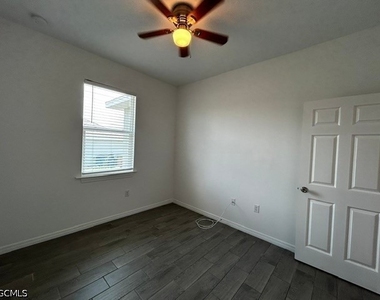 2202 Haviland Avenue S - Photo Thumbnail 12