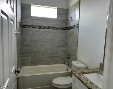2202 Haviland Avenue S - Photo Thumbnail 14