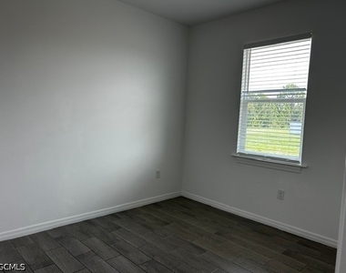 2202 Haviland Avenue S - Photo Thumbnail 17