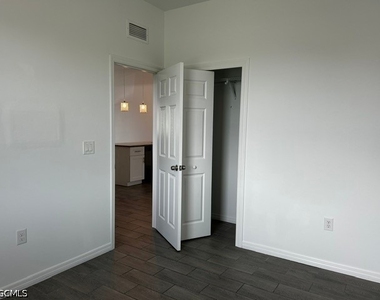 2202 Haviland Avenue S - Photo Thumbnail 13