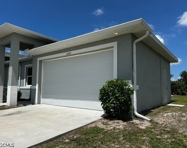 2202 Haviland Avenue S - Photo Thumbnail 2