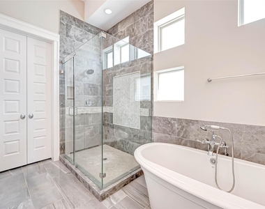715 Algona Avenue - Photo Thumbnail 33