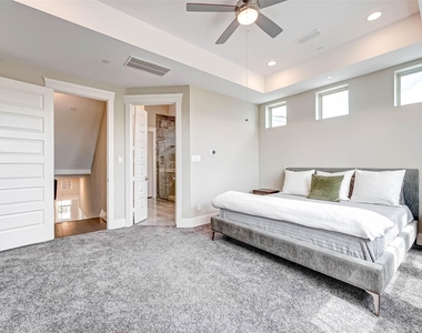 715 Algona Avenue - Photo Thumbnail 28