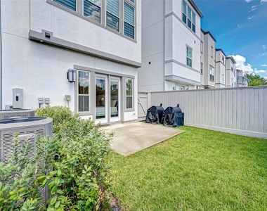 715 Algona Avenue - Photo Thumbnail 43