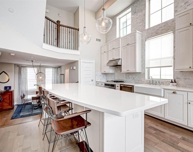 715 Algona Avenue - Photo Thumbnail 18