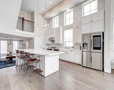 715 Algona Avenue - Photo Thumbnail 17
