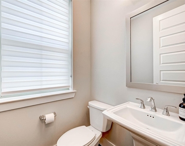 715 Algona Avenue - Photo Thumbnail 22