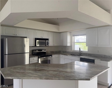 2227 Sw 5th Avenue - Photo Thumbnail 9