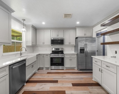 16453 Ryan Guinn Way - Photo Thumbnail 5