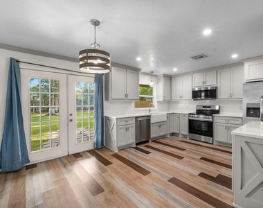 16453 Ryan Guinn Way - Photo Thumbnail 6