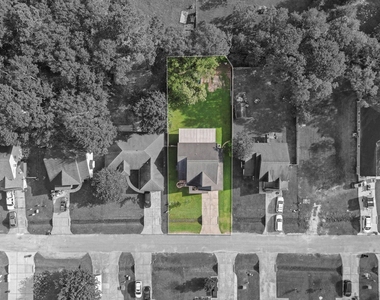 16453 Ryan Guinn Way - Photo Thumbnail 17