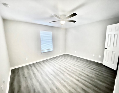 4414 Peppermint Hill Lane - Photo Thumbnail 9