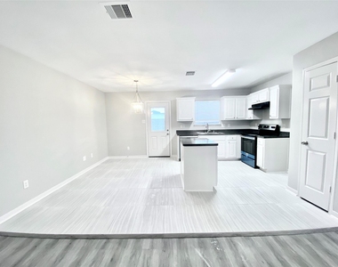 4414 Peppermint Hill Lane - Photo Thumbnail 2