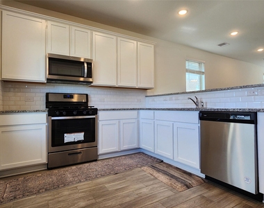31322 Whitfield Court - Photo Thumbnail 14