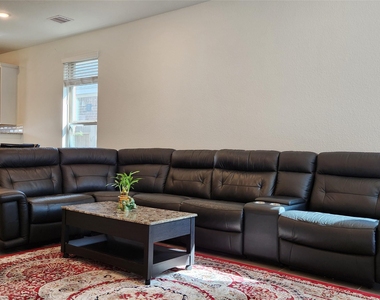 31322 Whitfield Court - Photo Thumbnail 5