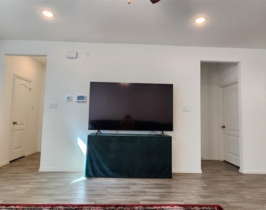 31322 Whitfield Court - Photo Thumbnail 7