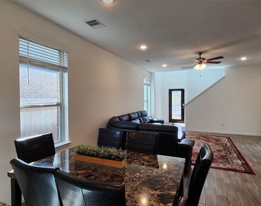 31322 Whitfield Court - Photo Thumbnail 4