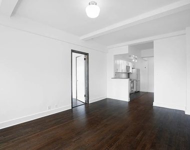 24 Fifth Avenue, Unit 701 - Photo Thumbnail 4