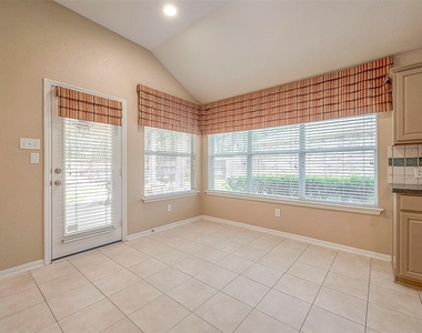 134 E Foxbriar Forest Circle - Photo Thumbnail 19