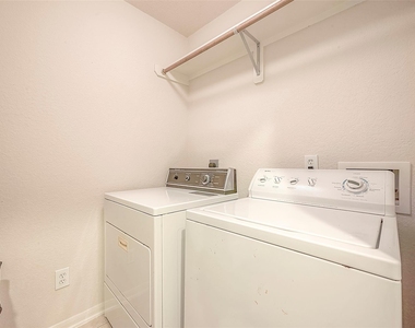 134 E Foxbriar Forest Circle - Photo Thumbnail 13