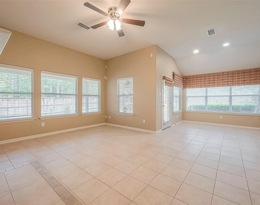 134 E Foxbriar Forest Circle - Photo Thumbnail 21