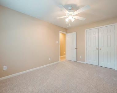 134 E Foxbriar Forest Circle - Photo Thumbnail 17