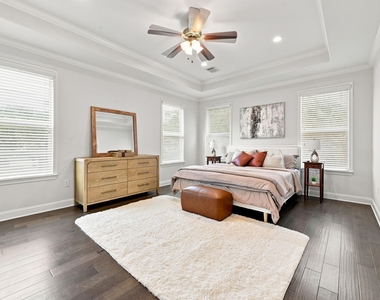 7711 Shannon Drive - Photo Thumbnail 1
