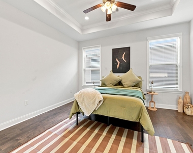 7711 Shannon Drive - Photo Thumbnail 8