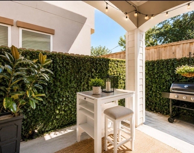 7711 Shannon Drive - Photo Thumbnail 6