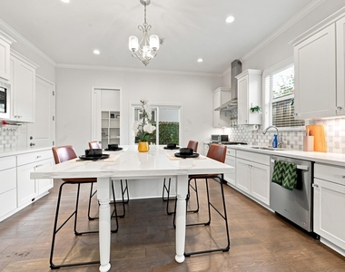 7711 Shannon Drive - Photo Thumbnail 10