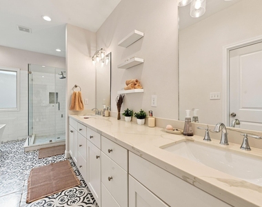 7711 Shannon Drive - Photo Thumbnail 16