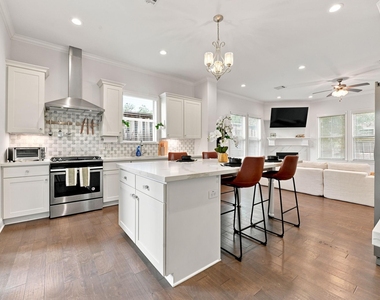 7711 Shannon Drive - Photo Thumbnail 11