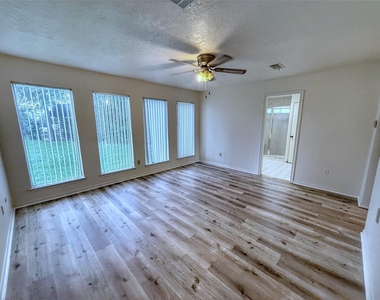13103 Holston Hills Drive - Photo Thumbnail 12