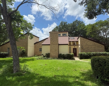 13103 Holston Hills Drive - Photo Thumbnail 2