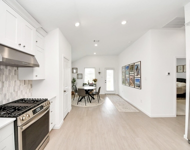 2406 Aquamarine Lane - Photo Thumbnail 14
