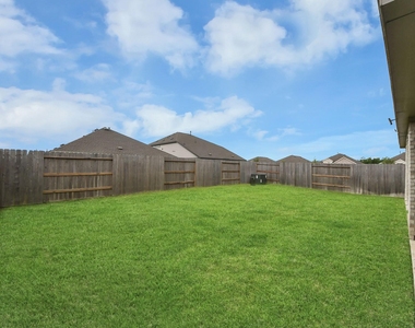 2406 Aquamarine Lane - Photo Thumbnail 31