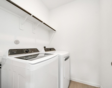 2406 Aquamarine Lane - Photo Thumbnail 27