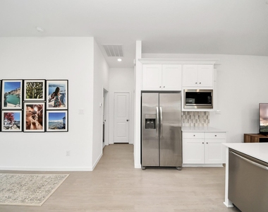 2406 Aquamarine Lane - Photo Thumbnail 10
