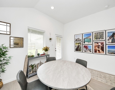 2406 Aquamarine Lane - Photo Thumbnail 13